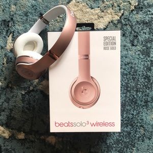 Beats wireless solo3 headphones